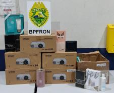 Cão de faro da Polícia de Fronteira auxilia apreensão de mais de 14 kg de maconha oculta em ônibus de viagem