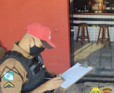 Operação Parador 27: Policiais rodoviários apreendem quase uma tonelada de maconha e aplicam 900 notificações de trânsito, em todo o Paraná