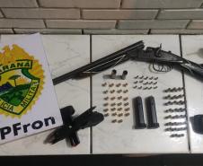 Ação conjunta do BPFron e do NOC da Polícia Civil apreenderam duas armas de fogo e munições em Ivaté, no Noroeste do estado