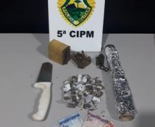 No Noroeste do estado, PM encaminha três pessoas e apreende uma arma de fogo e um tablete de maconha