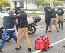 Cadetes da PM tem instrução prática sobre policiamento de trânsito urbano em Curitiba