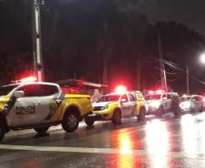 Ação integrada flagra 212 pessoas e interdita cinco pontos comerciais em Curitiba