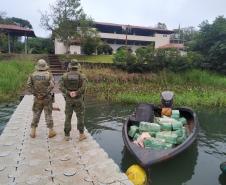 Em Pato Bragado, ação conjunta entre policiais militares e federais resulta na apreensão de 740 kg de maconha em porto clandestino