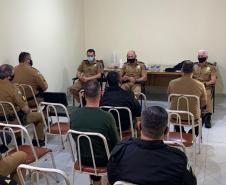 Efetivo da sede do 18º Batalhão conversa com o Comandante-Geral em Cornélio Procópio