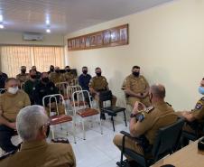 Efetivo da sede do 18º Batalhão conversa com o Comandante-Geral em Cornélio Procópio