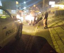 Operação da PM detém dez pessoas e apreende arma e drogas em Curitiba e região