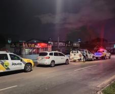 Fiscalização fecha estabelecimentos e apreende contrabando e drogas em Curitiba