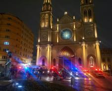 Fiscalização fecha estabelecimentos e apreende contrabando e drogas em Curitiba