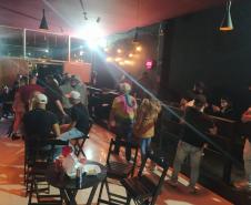 Fiscalização fecha estabelecimentos e apreende contrabando e drogas em Curitiba