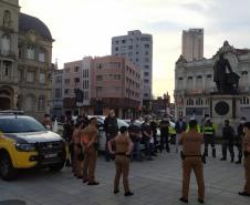AIFU localiza mais de 500 pessoas em locais com festas na noite de sábado em Curitiba
