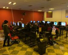 AIFU flagra mais de 300 pessoas e apreende 38 máquinas caça-níqueis em Curitiba nesta madrugada