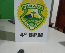 PM recupera um carro e apreende uma arma de fogo e drogas no Noroeste do estado