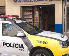 AIFU apreende 35 máquinas caça-níqueis e flagra festa com mais de 100 pessoas durante fiscalizações em Curitiba