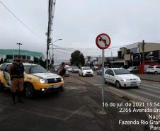 PM prende dois foragidos da justiça e aplica autos de infração de trânsito durante a operação Polígono, em Fazenda Rio Grande,na RMC 