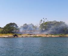 Polícia Ambiental contém incêndio no Parque Nacional de Ilha Grande durante patrulhamento de rotina