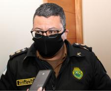 Soldado Kaseker da PMPR recebe valor arrecadado com campanha solidária promovida por associações da classe policial militar