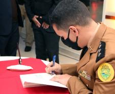 Livro sobre relatos de Comandantes-Gerais da Polícia Militar é lançado em Curitiba