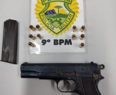 Pistola e drogas são apreendidas durante ações da PM no Litoral do estado