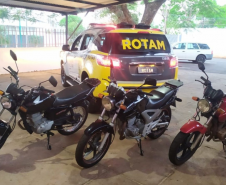 PM recupera motos e apreende drogas na região de Maringá