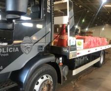 Em ocorrências separadas, PM e PF apreendem mais de R$ 500 mil em cigarro contrabandeado na cidade de Entre Rios do Oeste (PR)