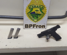 BPFron apreende arma de fogo, carregadores e 120 garrafas de bebidas em situações distintas no interior do estado