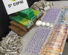Patrulhamento de rotina da PM resulta na apreensão de quase 9 quilos de maconha e cocaína e na prisão de dois homens, em Cianorte (PR)