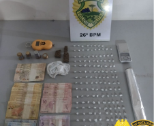 Em ocorrências distintas, policiais militares apreendem maconha, crack e cocaína e encaminham quatro suspeitos de tráfico em Telêmaco Borba, nos Campos Gerais.