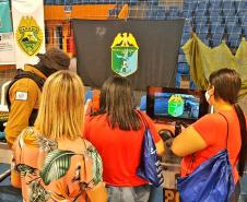 Policiais militares de Paranaguá (PR) participam de exposição do Projeto Paraná Cidadão