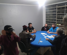 Cigarros contrabandeados e máquinas de jogos de azar são apreendidos pela AIFU em Curitiba