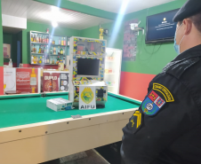 Cigarros contrabandeados e máquinas de jogos de azar são apreendidos pela AIFU em Curitiba