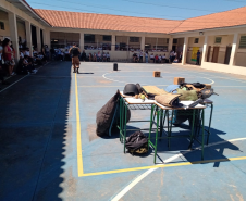 Equipe de Operações com Cães participa de atividade em colégio em Santo Antônio da Platina (PR)