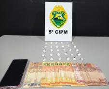 No Noroeste do estado, PM prende duas mulheres e apreende 30 pinos de cocaína após denúncia