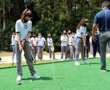 Colégio da Polícia Militar inaugura pista de golfe para alunos em Curitiba