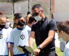 Colégio da Polícia Militar inaugura pista de golfe para alunos em Curitiba