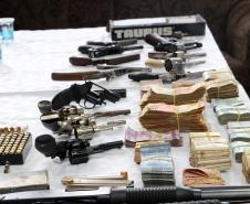 PM cumpre 41 mandados e apreende armas e carros de luxo na RMC e Litoral