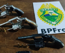 BPFRON recupera dois carros e apreende três armas de fogo em Guaíra, no Oeste do estado