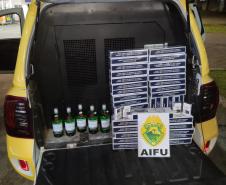 AIFU apreende mais de 400 maços de cigarros e bebidas contrabandeadas em Curitiba