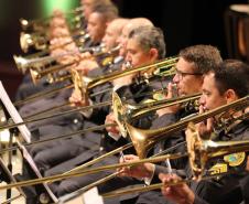 Concerto de Natal da Banda da PMPR emociona público no Teatro Guaíra e arrecada mais de duas toneladas de alimentos