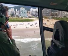 O que fazer quando um helicóptero pousa na praia? BPMOA orienta veranistas