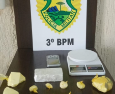 PM encaminha cinco pessoas e apreende mais de 10 quilos de drogas em Pato Branco (PR)
