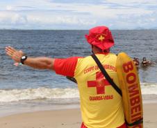 Corpo de Bombeiros reforça pedido: banho deve ocorrer em locais protegidos por guarda-vidas