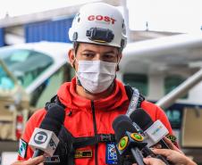 Governo do Paraná envia 10 bombeiros e cães para buscas a desaparecidos em Petrópolis