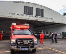 Governo do Paraná envia 10 bombeiros e cães para buscas a desaparecidos em Petrópolis