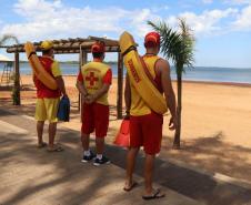 Atuação de bombeiros intensifica prevenção e diminui afogamentos na Costa Oeste