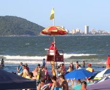 Corpo de Bombeiros reforça pedido: banho deve ocorrer em locais protegidos por guarda-vidas
