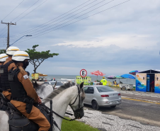 Polícia Militar reforça policiamento no Litoral com unidades especializadas