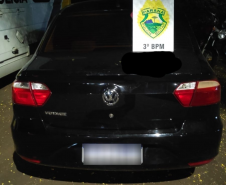 Policiais militares recuperam veículo furtado e apreendem drogas em Pato Branco,  em situações distintas