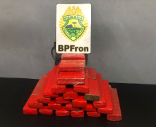 BPFRON apreende quase 50 quilos de maconha e recupera 32 toneladas de soja no Oeste do estado