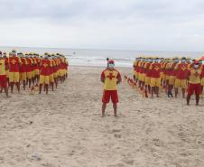 Corpo de Bombeiros forma 55 guarda-vidas civis voluntários no Litoral