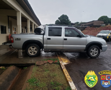 Policiais militares prendem motorista que transportava 360 litros de agrotóxicos proibidos em Cruzeiro do Oeste, Noroeste do estado